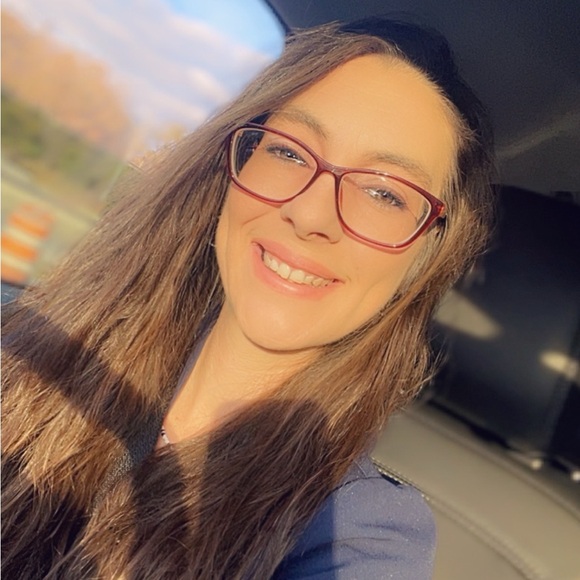 Meet your Posher, Alycia - Picture 1 of 1